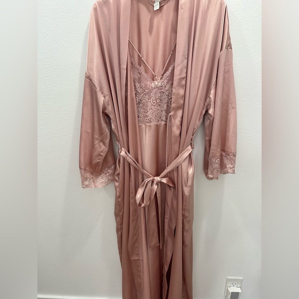 Victoria's Secret Blush Pink XL Satin Robe and Lace Chemise gown slip Set - Picture 2 of 11
